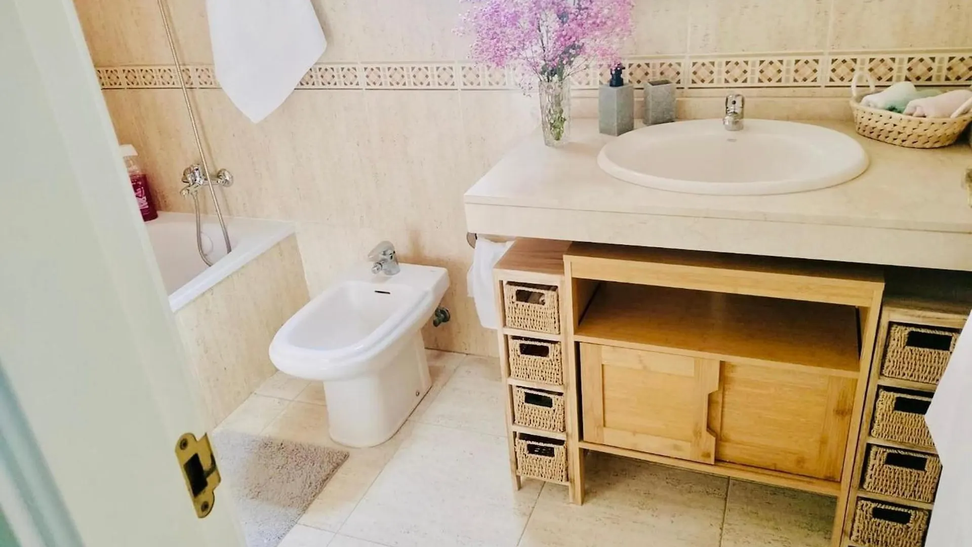 Beautiful Holiday Home By The Beach, Cleaning Included Callao Salvaje